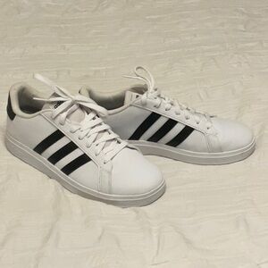 Nearly new adidas tennis shoes